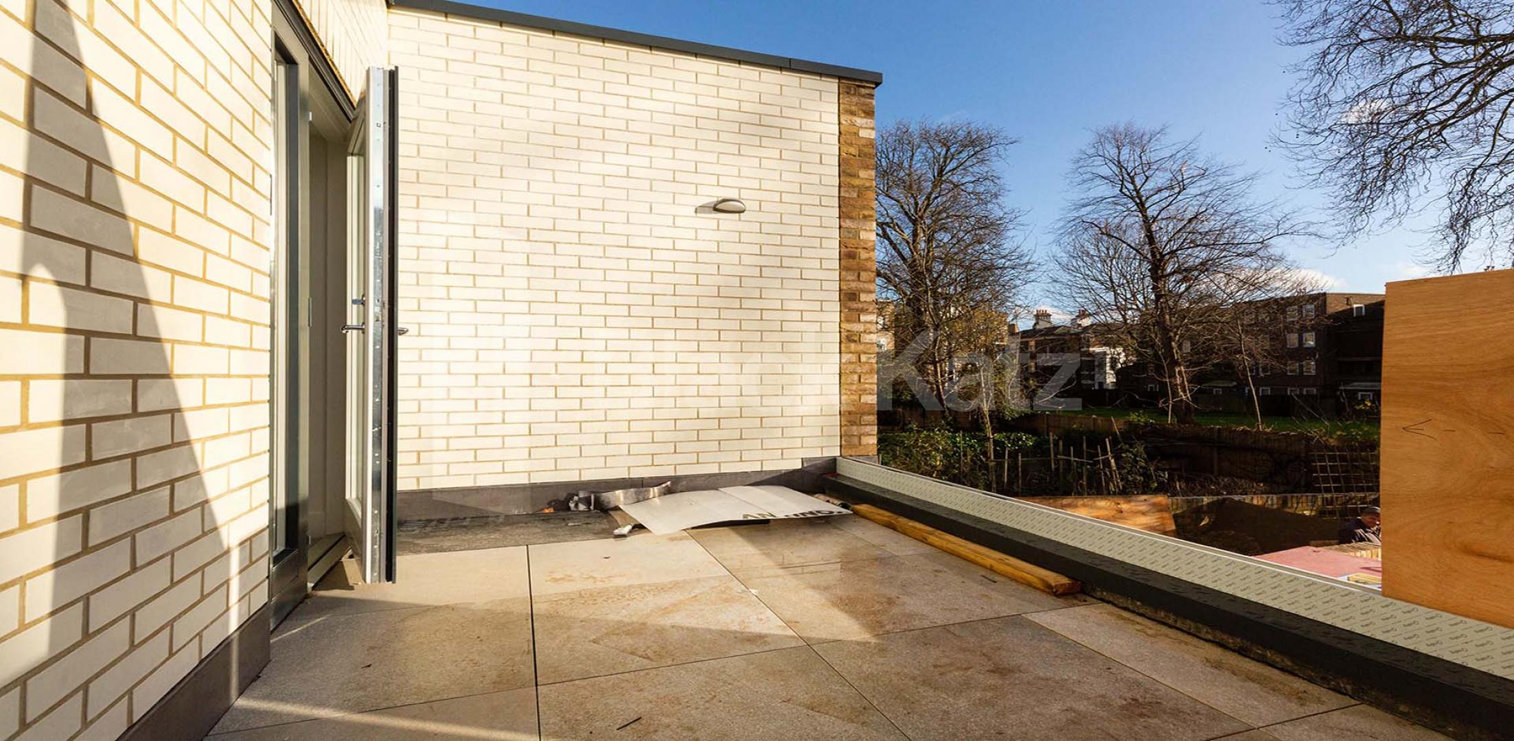 			STUNNING 2 BED 2 BATH!, 2 Bedroom, 2 bath, 1 reception Flat			 Hilldrop Road, TUFNELL PARK 